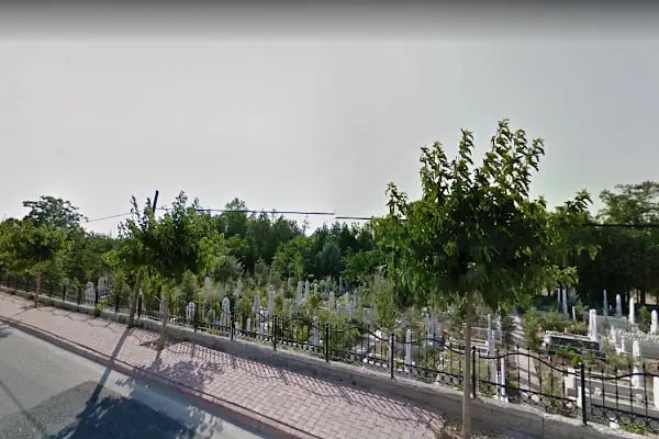 Yağbasan Mezarlığı - Resim 5