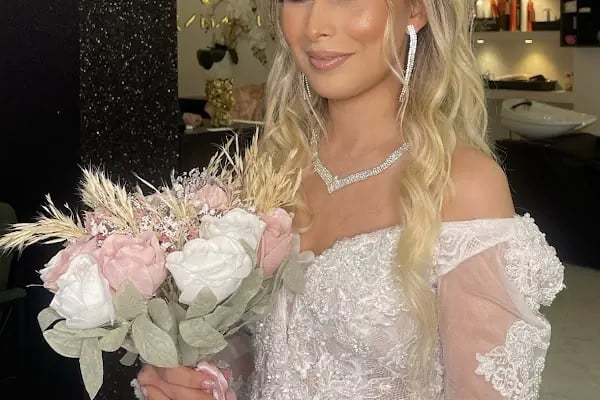 BURCU ŞANLI VIP HAİR MAKEUP STUDİO Gelin,Kına,Nişan,Söz Başı Saçı Türbanı Makyajı - Resim 5