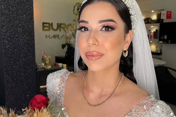 BURCU ŞANLI VIP HAİR MAKEUP STUDİO Gelin,Kına,Nişan,Söz Başı Saçı Türbanı Makyajı - Resim 2