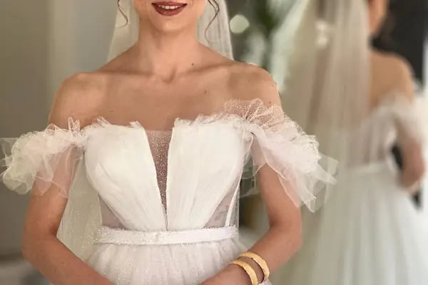 BURCU ŞANLI VIP HAİR MAKEUP STUDİO Gelin,Kına,Nişan,Söz Başı Saçı Türbanı Makyajı - Resim 11