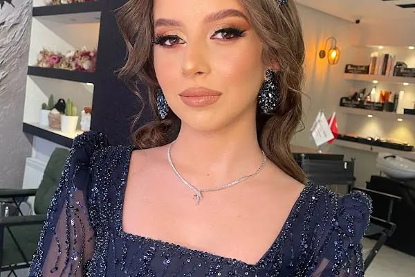 BURCU ŞANLI VIP HAİR MAKEUP STUDİO Gelin,Kına,Nişan,Söz Başı Saçı Türbanı Makyajı - Resim 4