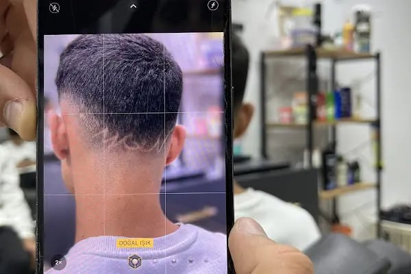 The Barber Haircut - Resim 3