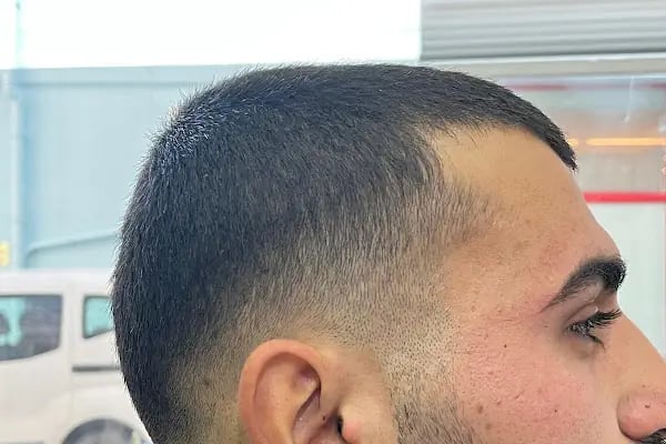 The Barber Haircut - Resim 12