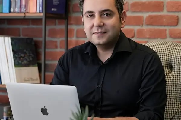 Op. Dr. Furkan Kurdal - Burun Estetiği İstanbul, Meme Büyütme, Liposuction, Karın Germe, Yüz Germe, Botoks - Resim 1