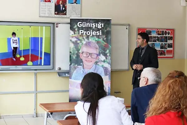 Gönüllü Hizmet Vakfı Aysel Abdullah Öğücü Ortaokulu - Resim 3