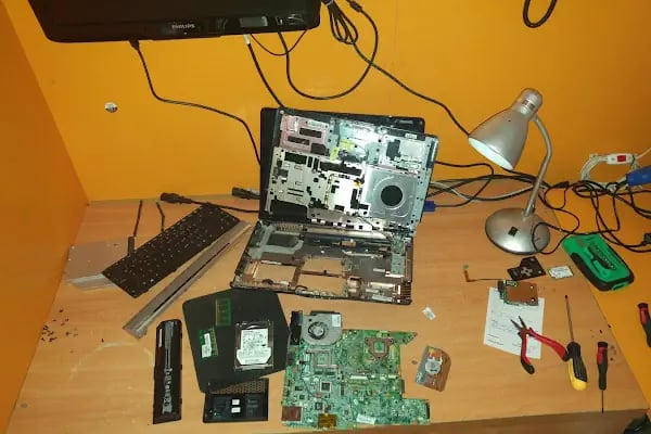 Ultimate Bilgisayar ve İnternet Cafe - Resim 14
