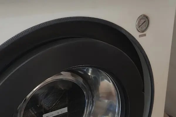 ERÖKSÜZ YIKAMATİK Laundry &amp; Dry Cleaning - Resim 10