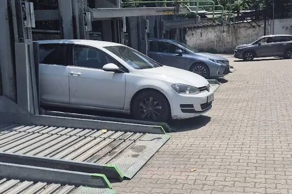 Sinanpaşa Otopark - Resim 6