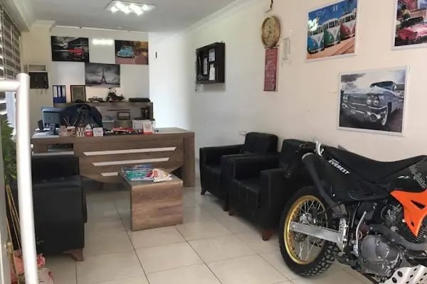 First Class Car Rental - Resim 12