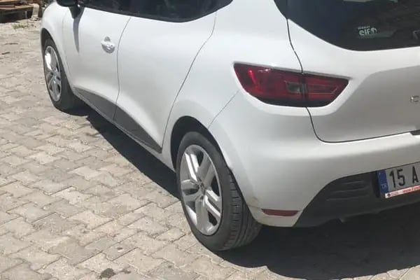 First Class Car Rental - Resim 11