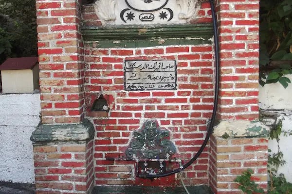 Zuhurat Baba Türbesi - Resim 1