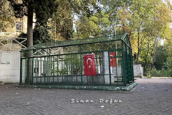Zuhurat Baba Türbesi - Resim 2