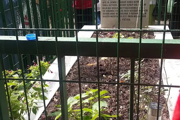 Zuhurat Baba Türbesi - Resim 19