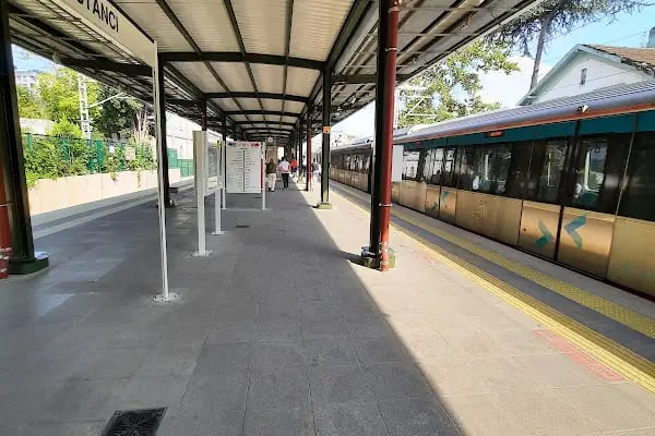 Bostancı YHT Yüksek Hızlı Tren Durağı - Resim 3