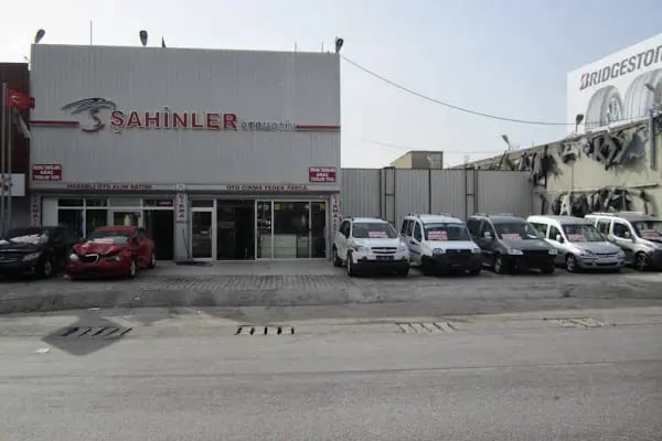 Şahinler Otomotiv Hasarlı Oto Alım-Satım ve Çıkma Parça - Resim 4