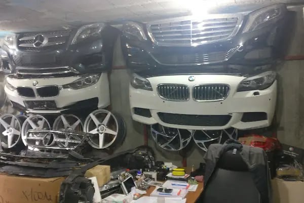 Şahinler Otomotiv Hasarlı Oto Alım-Satım ve Çıkma Parça - Resim 19