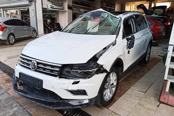 Şahinler Otomotiv Hasarlı Oto Alım-Satım ve Çıkma Parça - Resim 11