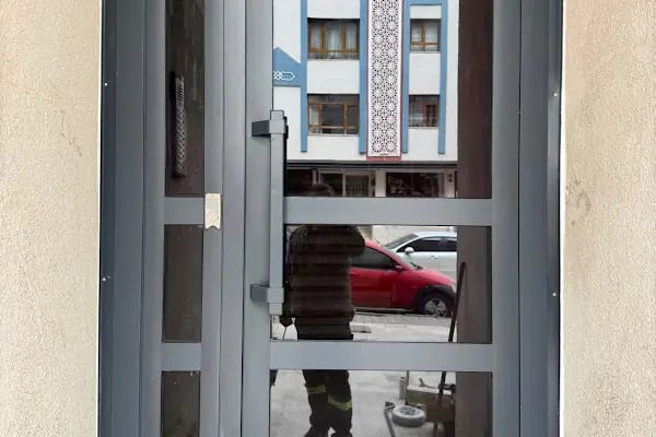 APARTMAN GİRİŞ KAPISI ANKARA - Resim 1