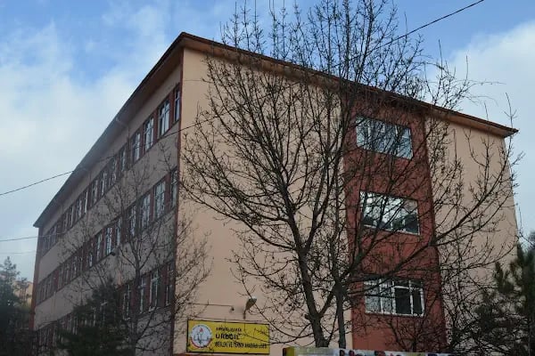 Üreğil Kız Mesleki ve Teknik Anadolu Lisesi - Resim 4