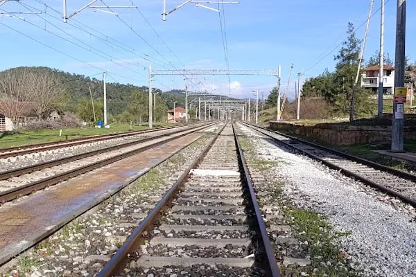 Piribeyler Tren İstasyonu - Resim 13