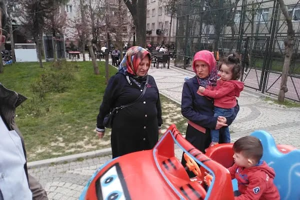 Bağcılar Belediyesi Seyit Çavuş Parkı - Resim 7