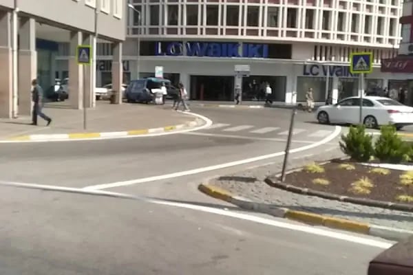 Türkiye İş Bankası Balıkesir Şubesi - Resim 7