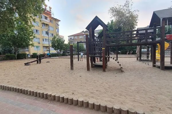 Atatürk Evi Çocuk Parkı - Resim 4
