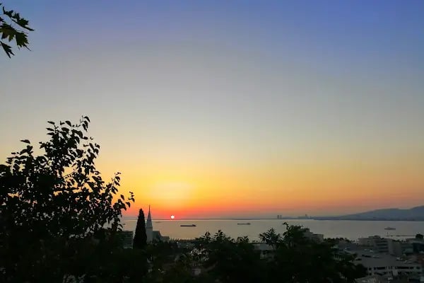 Konak Hasan Sağlam Öğretmenevi - Resim 3