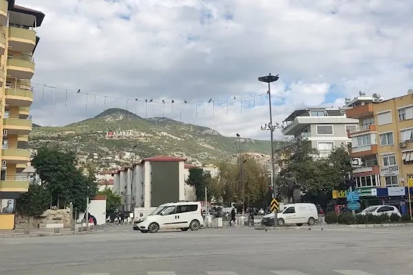 Süvari Alanya Şevki Tokuş Cadde Mağazası - Resim 13