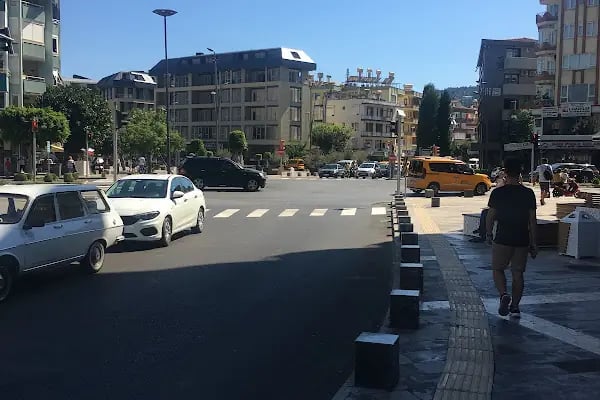 Süvari Alanya Şevki Tokuş Cadde Mağazası - Resim 15