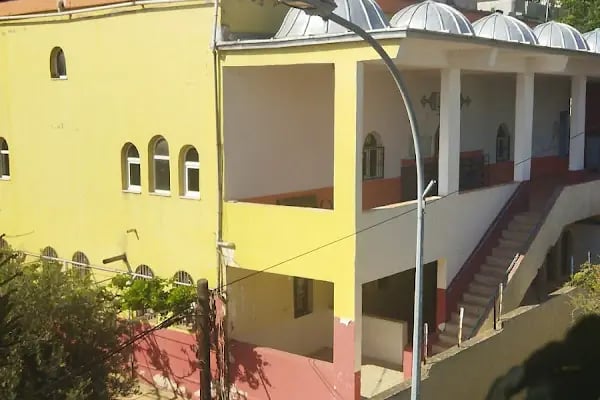 Hürriyet Mahallesi Cami - Resim 1