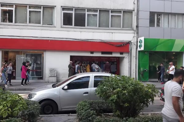 Akbank İzmit Şubesi - Resim 4