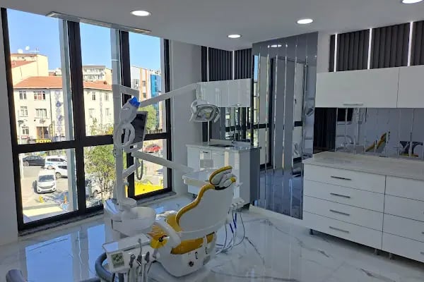 Diş Hekimi Alperen Aydın - Resim 2