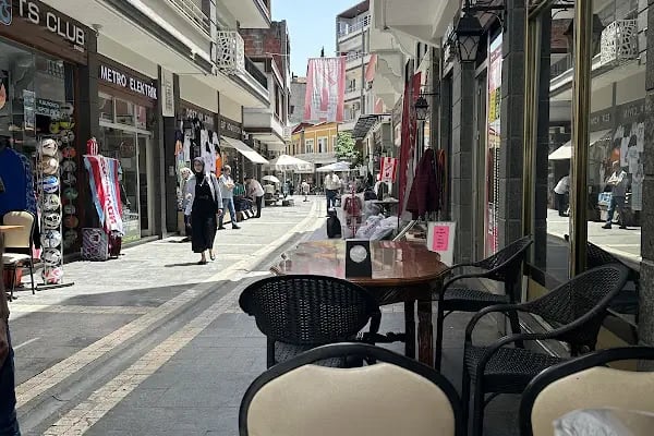 Komaroğlu Köfte Salonu - Resim 19
