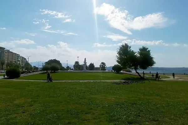 Yunuslar Tramvay Durağı - Resim 12