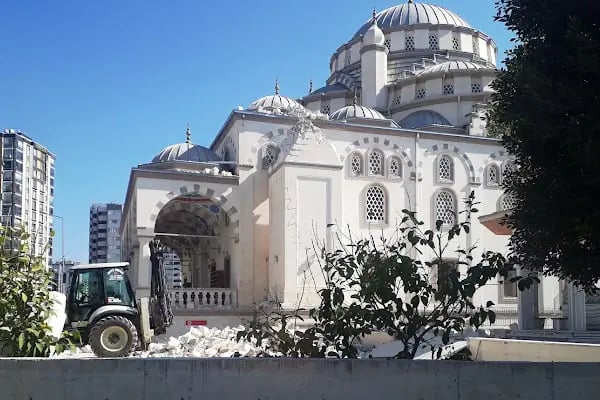 Hacı Hasan ve Saliha Akgül Cami - Resim 4