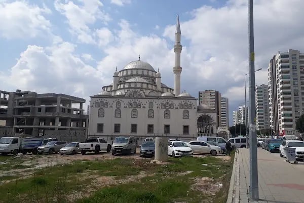Hacı Hasan ve Saliha Akgül Cami - Resim 1