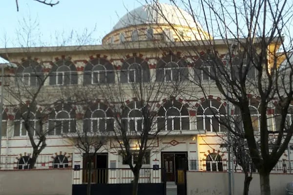 Kucukbakkalkoy Merkez Cami - Resim 12