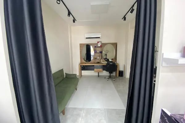 Burhan Özen Barbers &amp; Kuaför Salonu - Resim 3