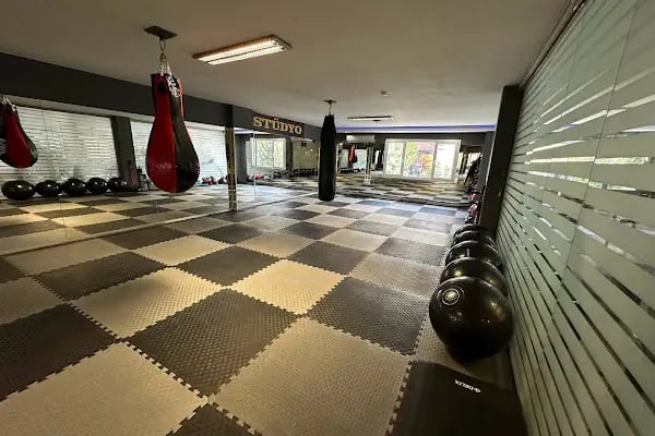 STRONG GYM - Resim 5