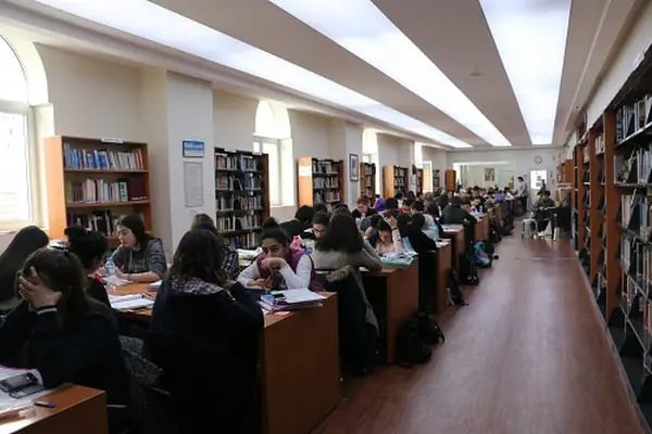 Avcılar İlçe Halk Kütüphanesi - Resim 15
