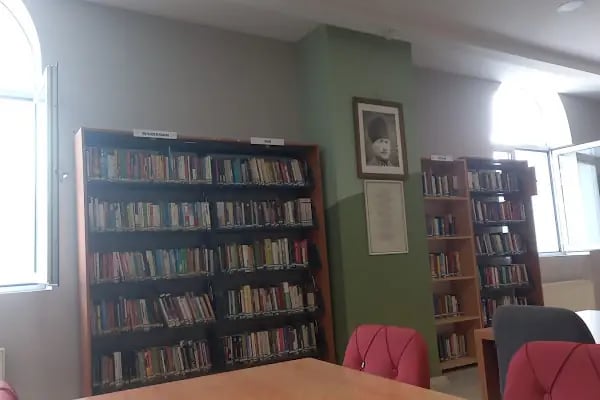 Avcılar İlçe Halk Kütüphanesi - Resim 8