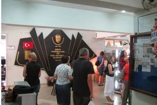 Karşıyaka Halk Eğitimi Merkezi ve Akşam Sanat Okulu - Resim 4