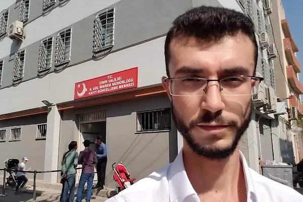T.C. İzmir Valiliği İl Göç İdaresi Müdürlüğü Kayıt Güncelleme Merkezi - Resim 4