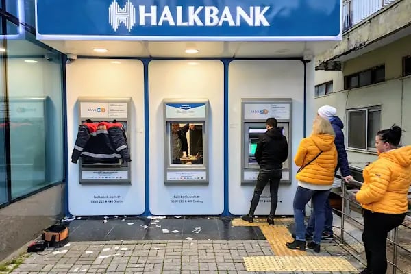Halkbank Alanya Şubesi - Resim 6