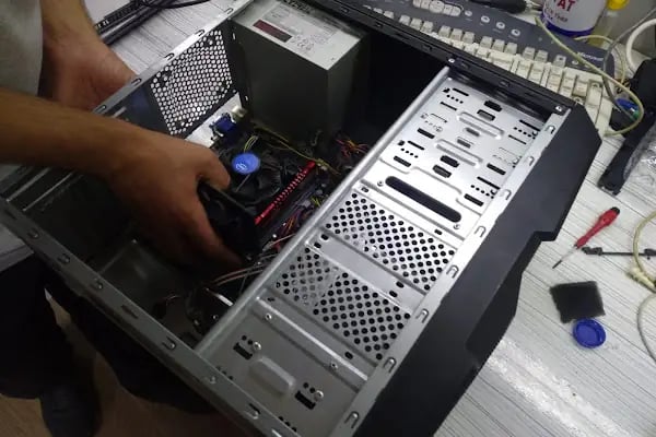 Ümraniye Bilgisayar Tamiri ve Servisi-Üstün Bilgisayar (Tüm Notebook Modelleri, Macbook Pro,Air, İmac) Menteşe Onarımı - Resim 2