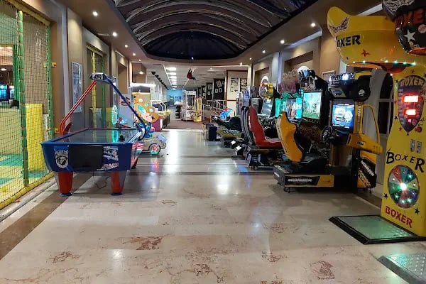 Rollhouse Bowling ve Eğlence Merkezi - Resim 7