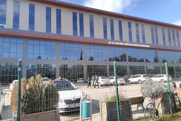 Cukurova Üniversitesi Abdi Sütcü Sağlık Hizmetleri Meslek Yüksek okulu - Resim 3
