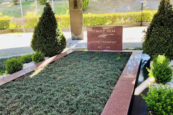 Turgut Özal Anıt Mezarı - Resim 3
