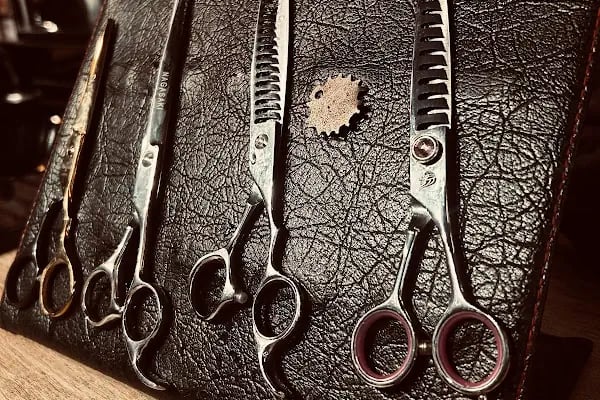 Black Hair Berber Shop - Resim 4